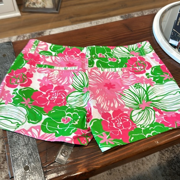 Lilly Pulitzer Shorts - Picture 2 of 3